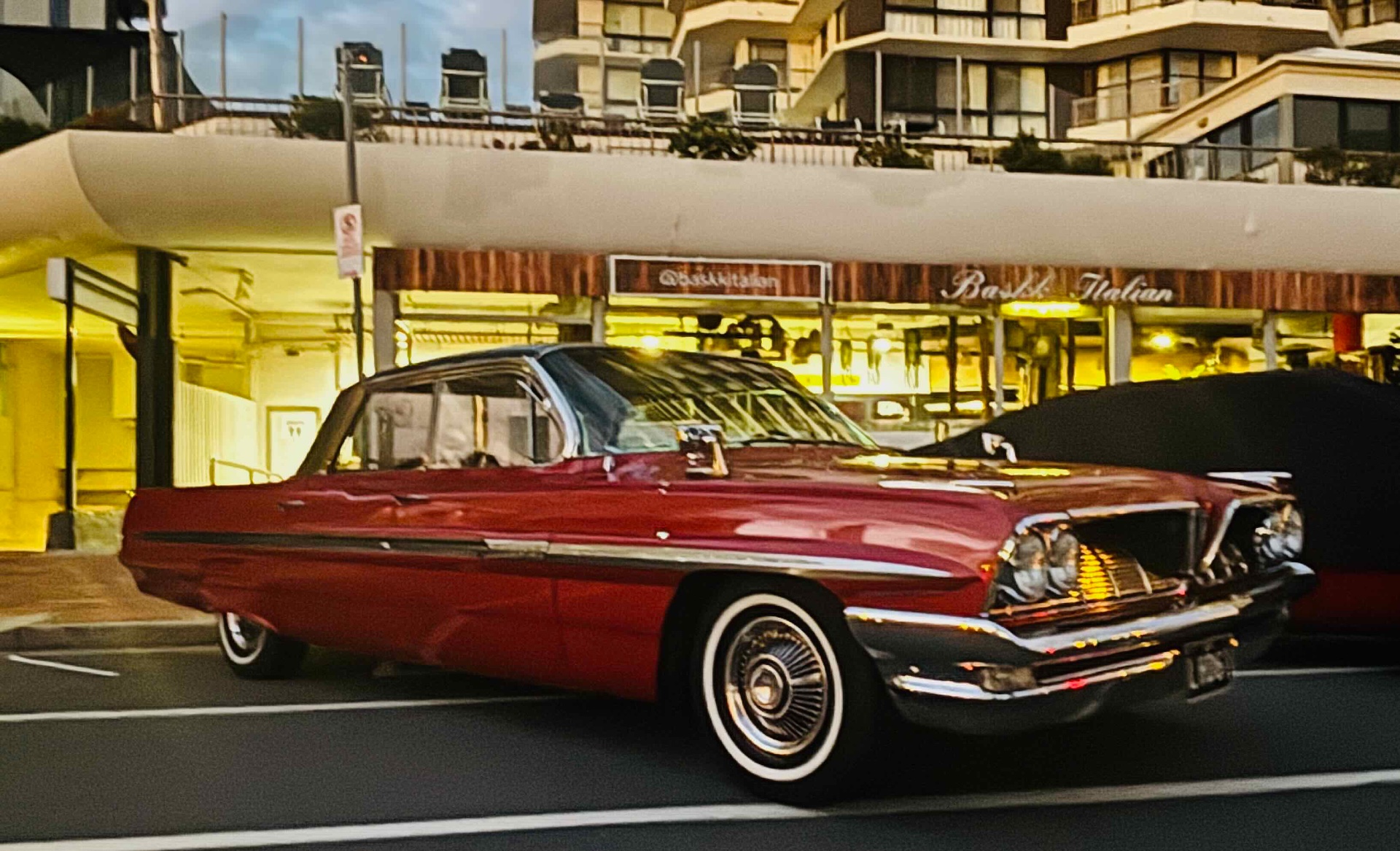 1961 PONTIAC BONNEVILLE SEDAN