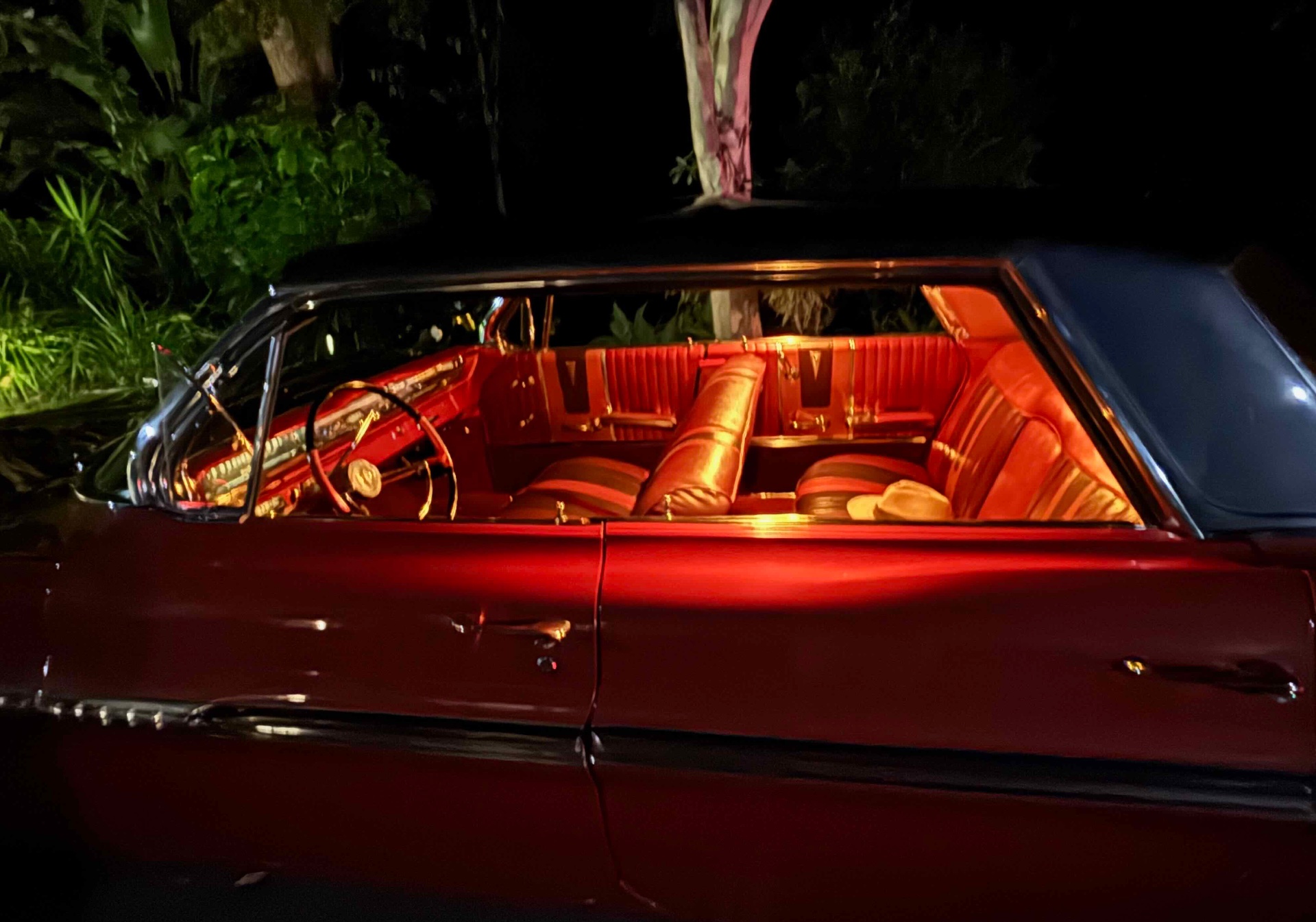 1961 PONTIAC BONNEVILLE SEDAN