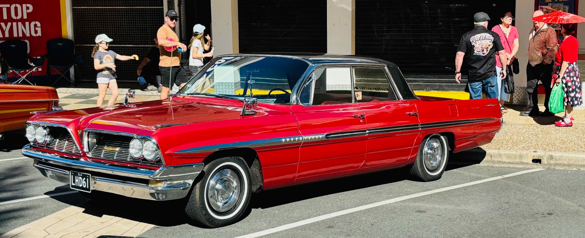 1961 PONTIAC BONNEVILLE SEDAN