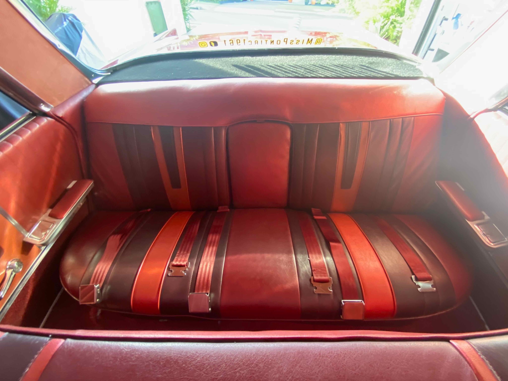 1961 PONTIAC BONNEVILLE SEDAN