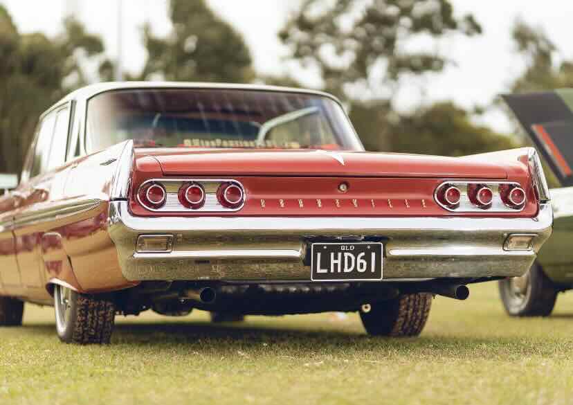 1961 PONTIAC BONNEVILLE SEDAN