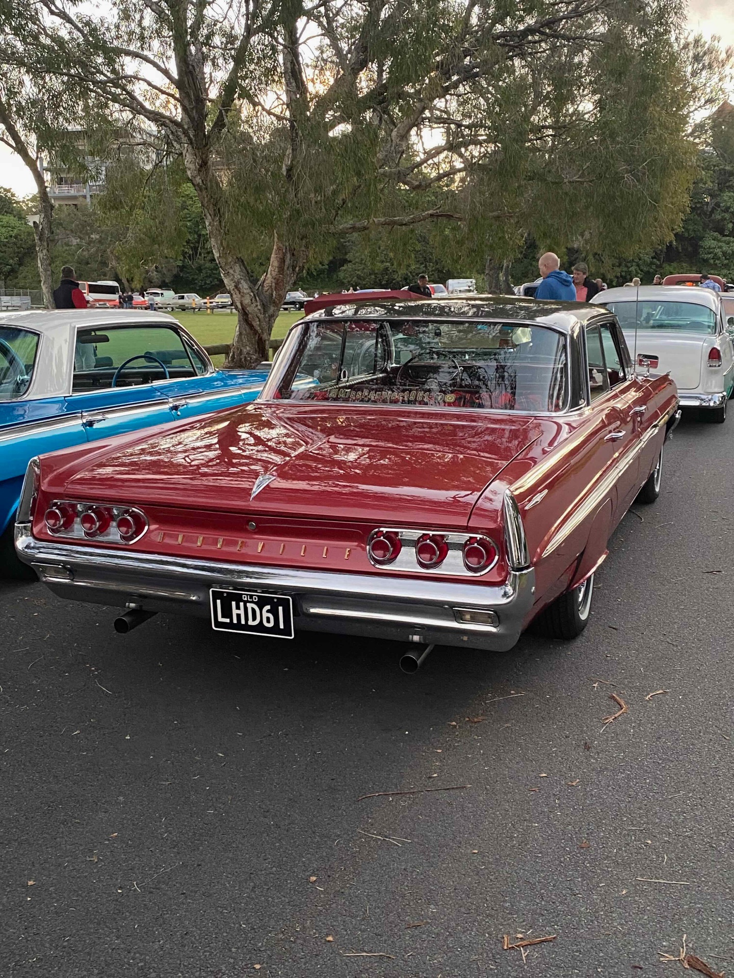 1961 PONTIAC BONNEVILLE SEDAN