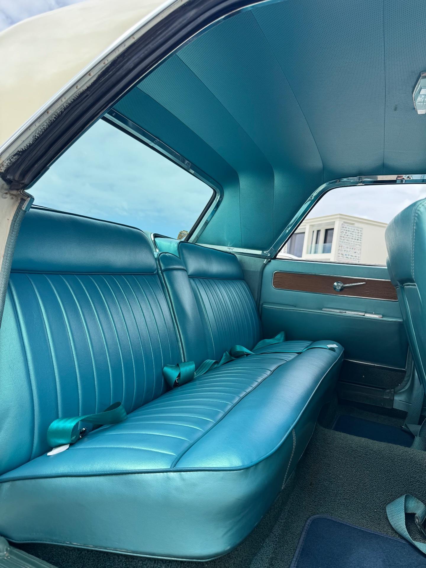 1962 LINCOLN CONTINENTAL SEDAN 