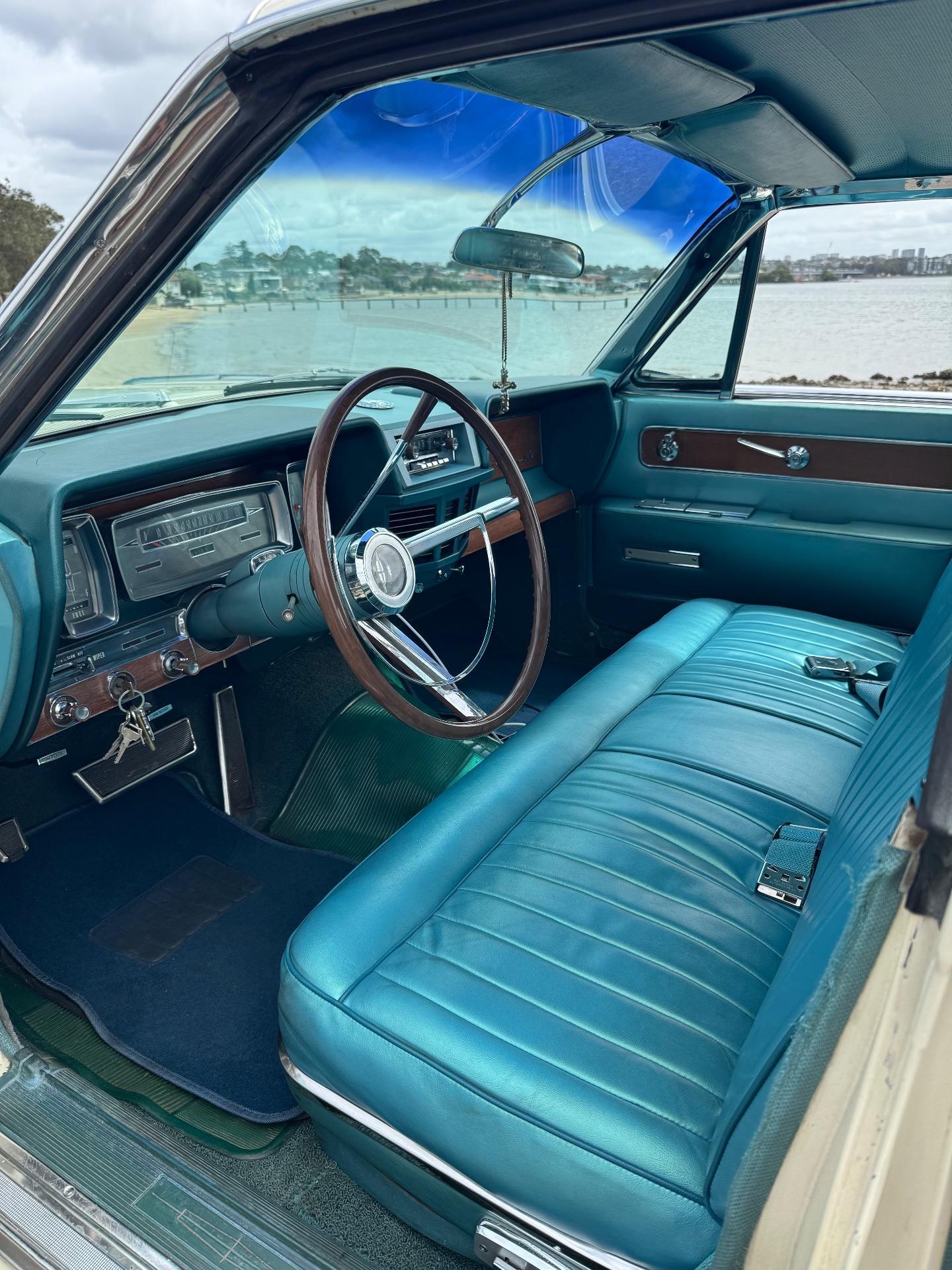 1962 LINCOLN CONTINENTAL SEDAN 