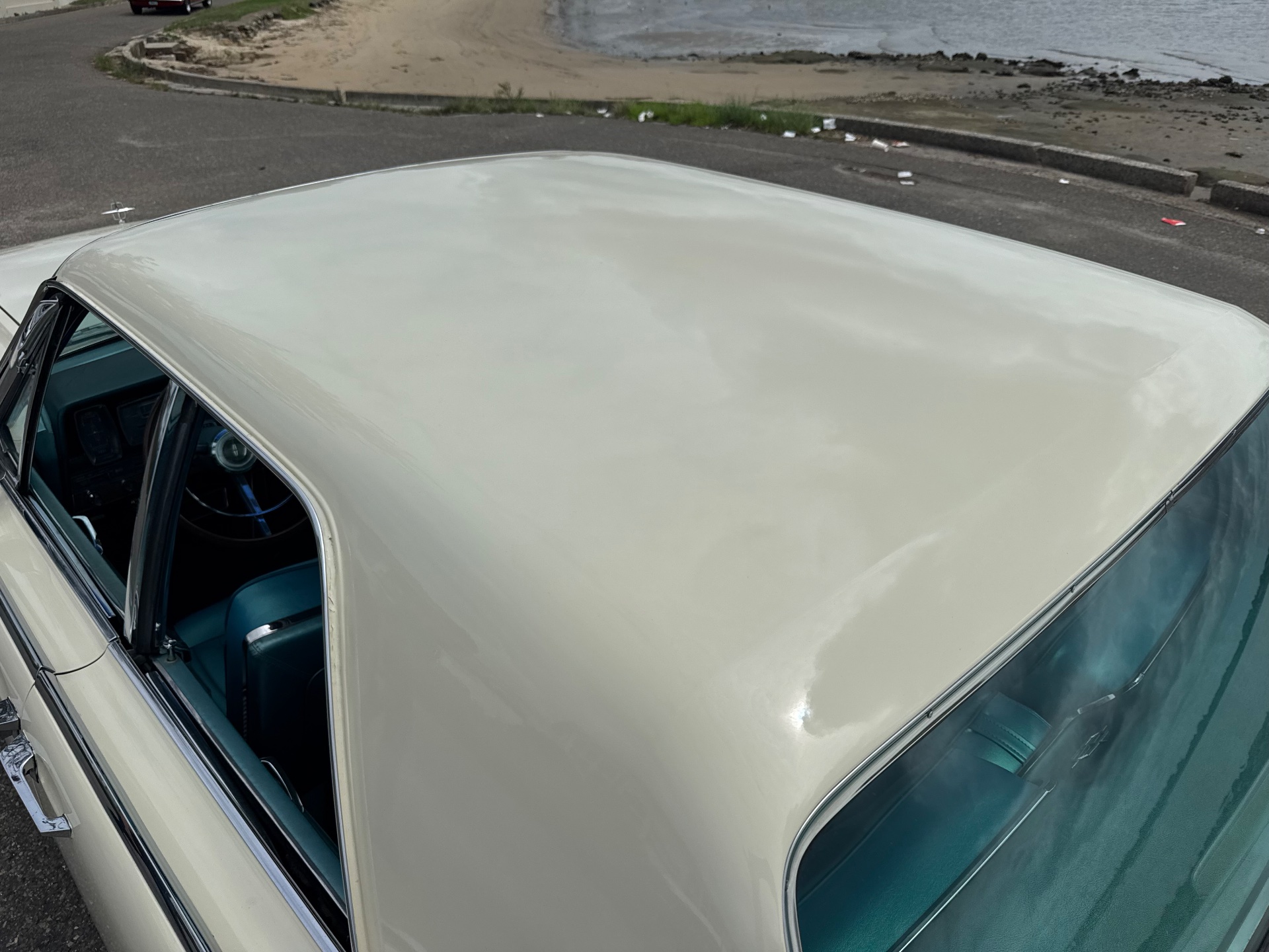 1962 LINCOLN CONTINENTAL SEDAN 