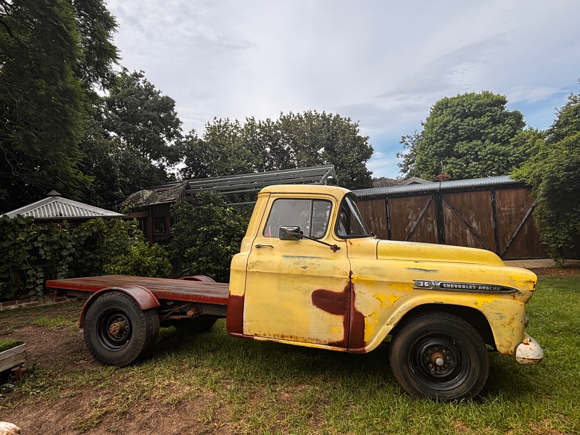 1959 CHEVROLET APACHE 2D UTILITY 