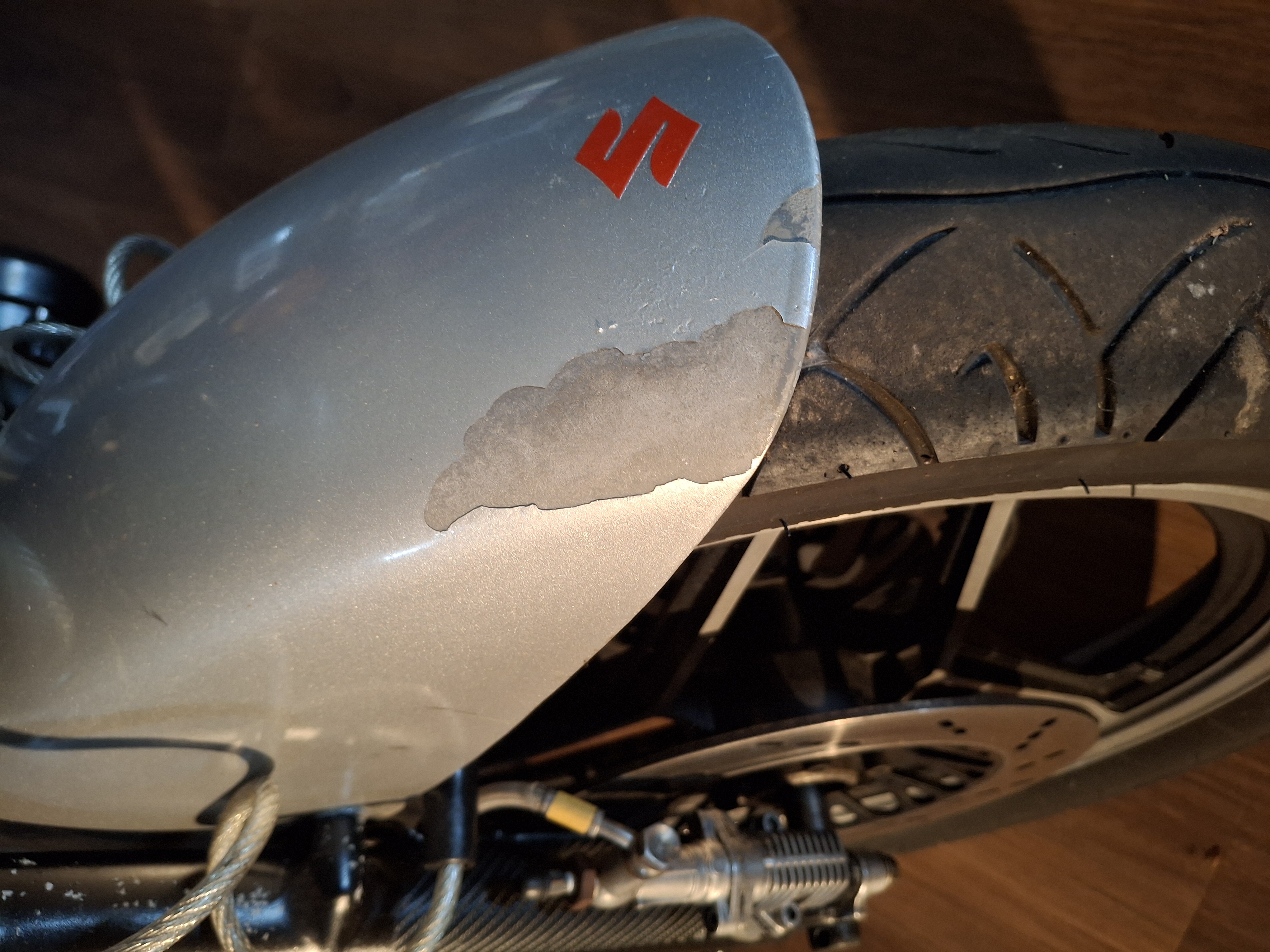 1983 SUZUKI GSX1100S KATANA ROAD