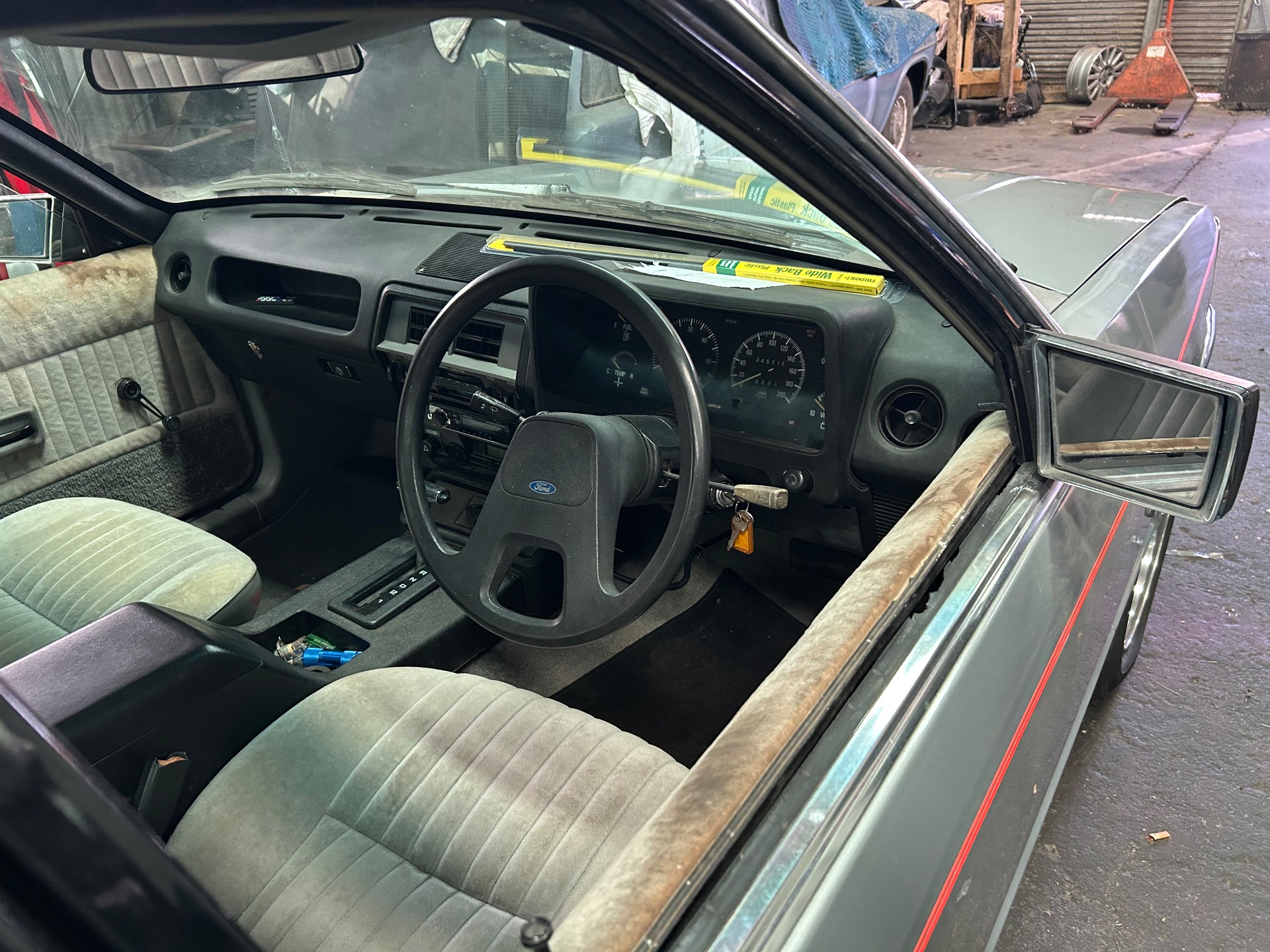 1981 FORD FAIRMONT XD GHIA 4 SP MANUAL 4D SEDAN