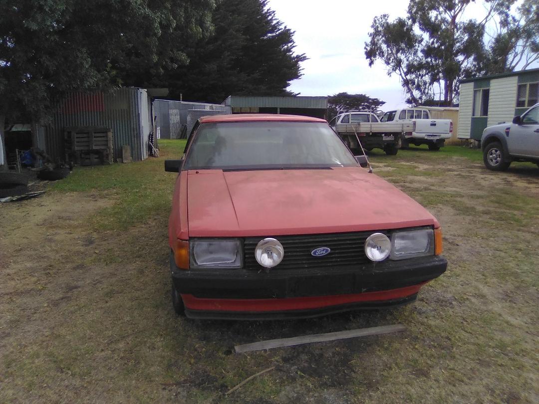 1982 FORD FALCON XD S PACK 4 SP MANUAL SEDAN