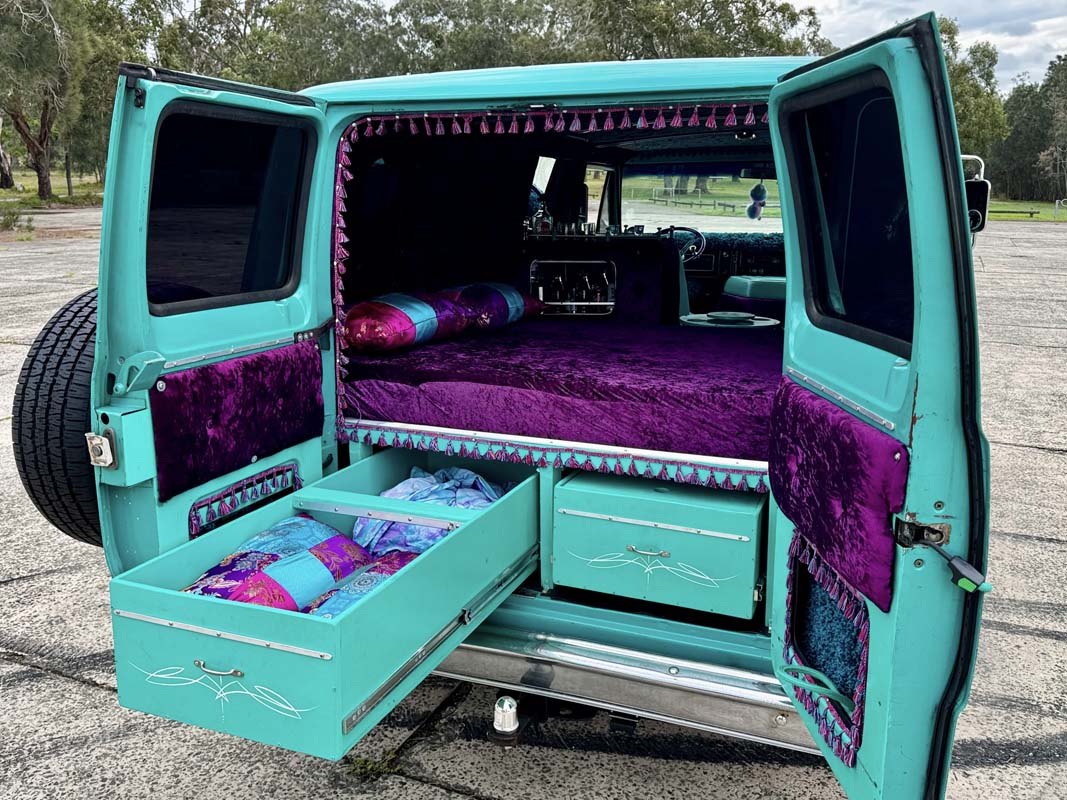1969 FORD ECONOLINE 100 302W AUTOMATIC VAN