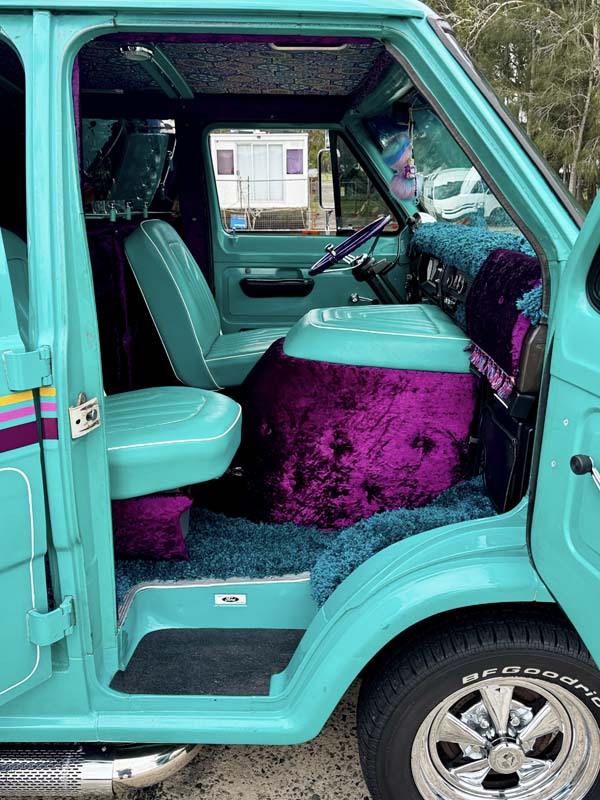 1969 FORD ECONOLINE 100 302W AUTOMATIC VAN