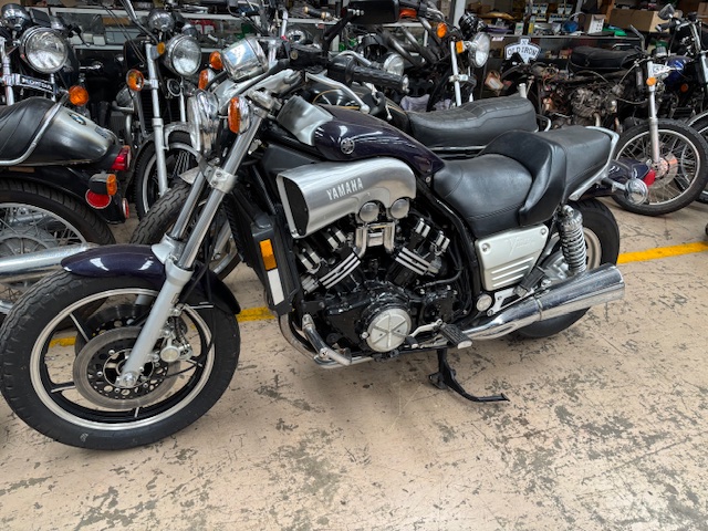 1985 YAMAHA VMAX CRUISER