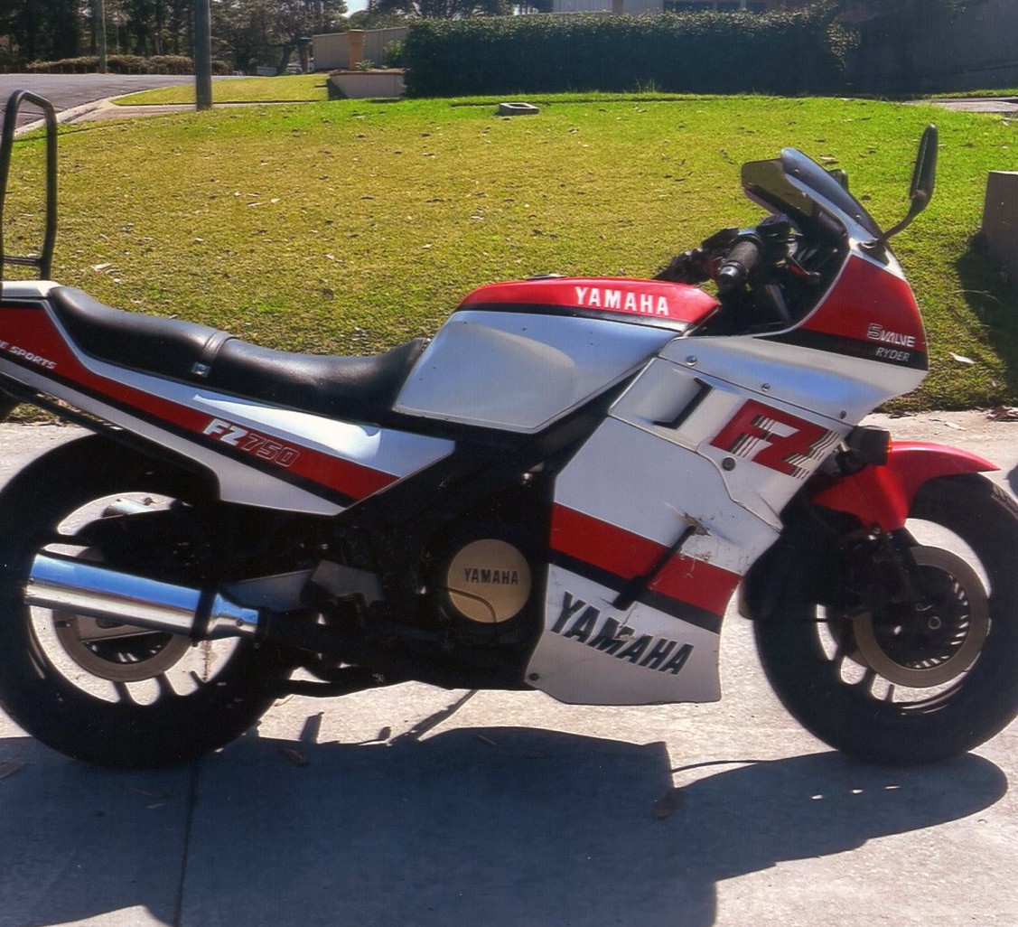 1985 YAMAHA FZ750 ROAD 