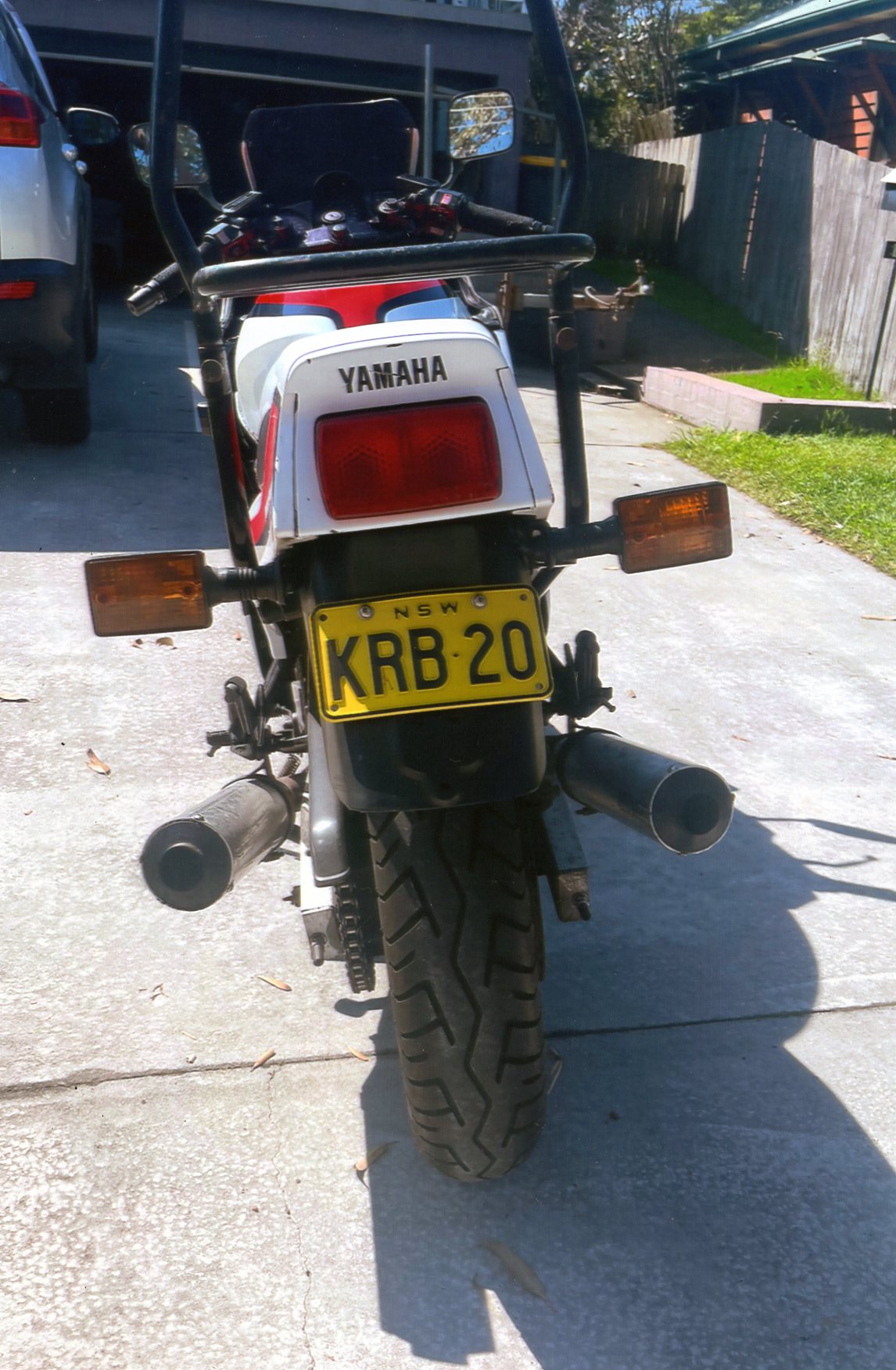 1985 YAMAHA FZ750 ROAD 