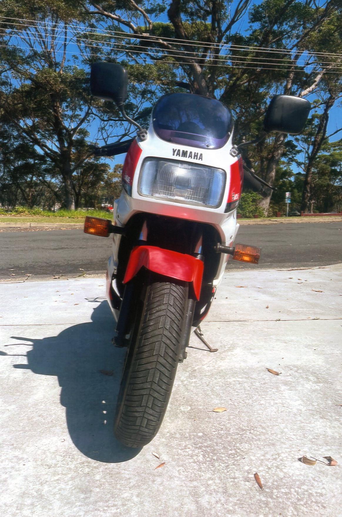 1985 YAMAHA FZ750 ROAD 