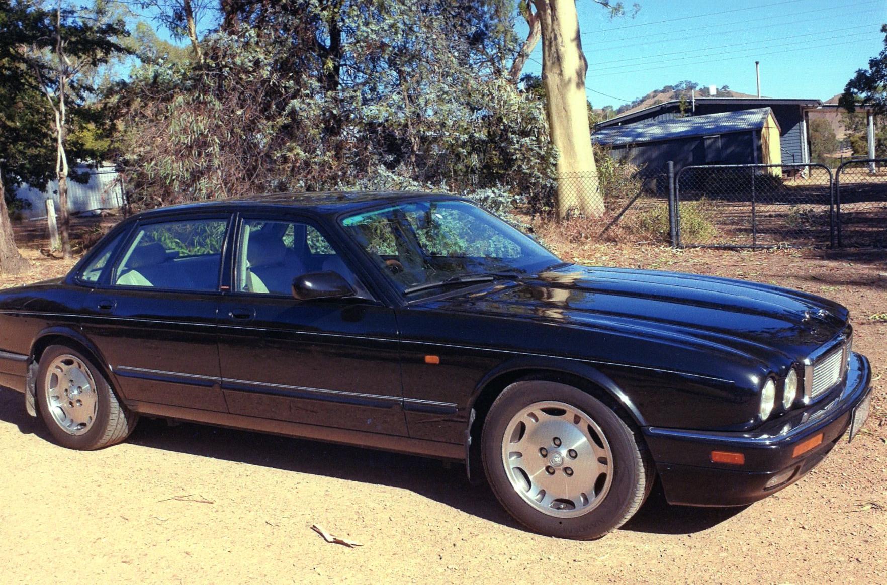 1996 JAGUAR XJ 300 SPORTS SEDAN