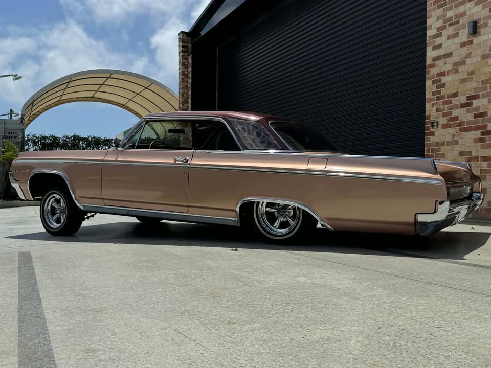 1964 OLDSMOBILE DYNAMIC 88 2D SPORTS COUPE