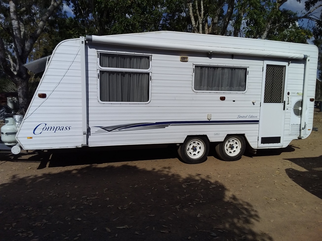 2004 Compass 19.5ft Caravan
