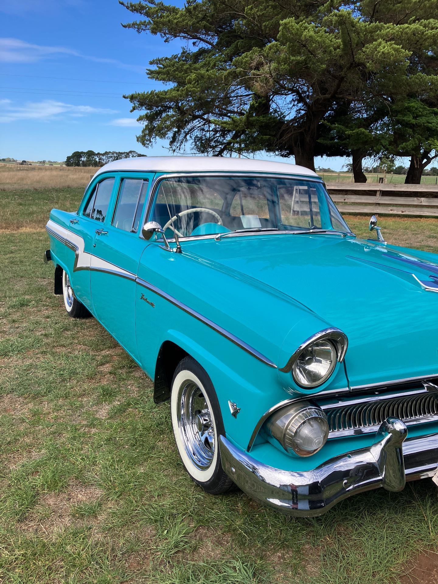 1958 FORD CUSTOMLINE STAR SEDAN