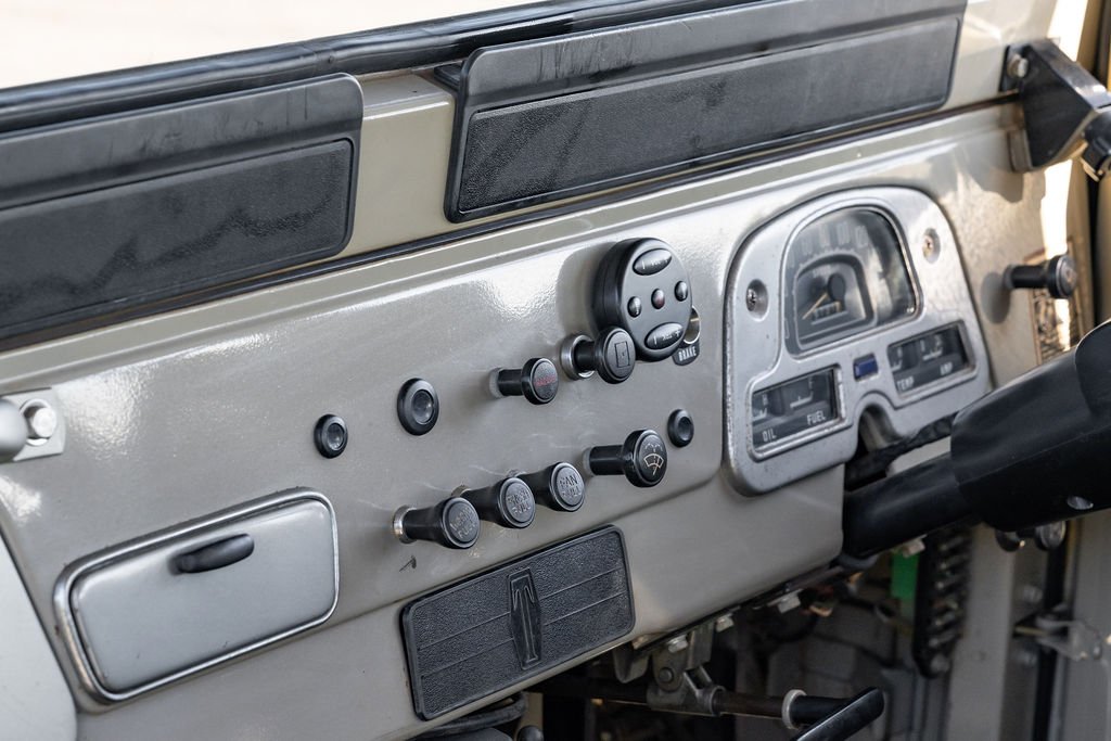 1976 TOYOTA LANDCRUISER FJ40 2D HARDTOP