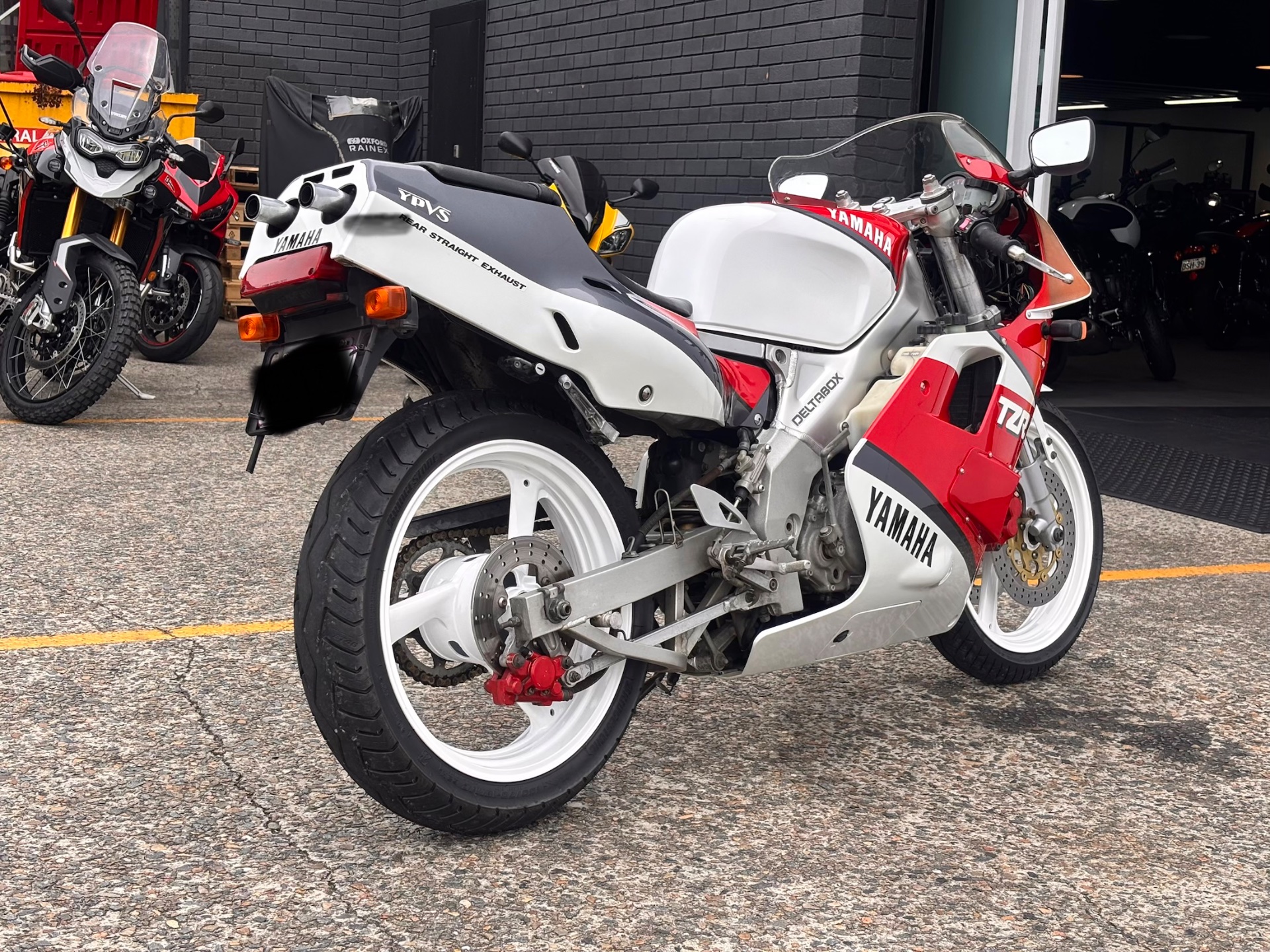 1990 YAMAHA TZR250 ROAD