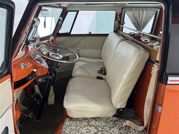1971 VOLKSWAGEN KOMBI 4 SP MANUAL VAN