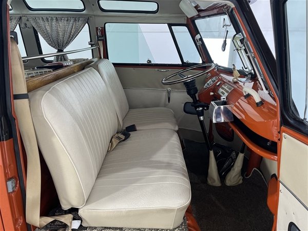 1971 VOLKSWAGEN KOMBI 4 SP MANUAL VAN