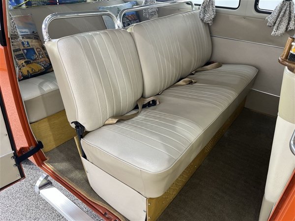 1971 VOLKSWAGEN KOMBI 4 SP MANUAL VAN