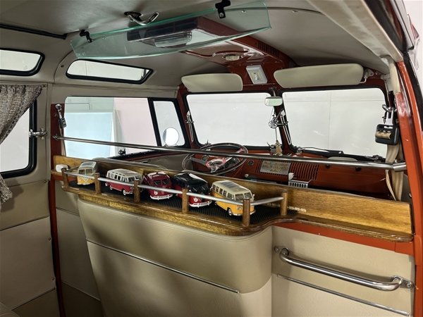1971 VOLKSWAGEN KOMBI 4 SP MANUAL VAN