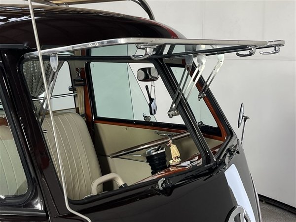 1971 VOLKSWAGEN KOMBI 4 SP MANUAL VAN