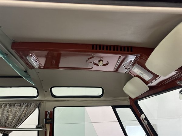 1971 VOLKSWAGEN KOMBI 4 SP MANUAL VAN