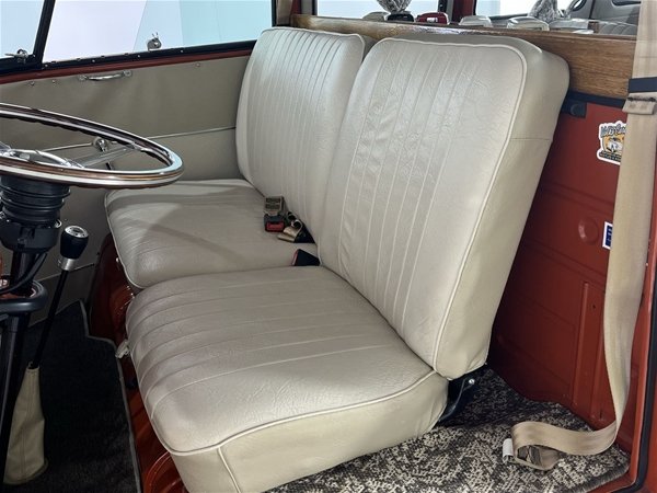 1971 VOLKSWAGEN KOMBI 4 SP MANUAL VAN