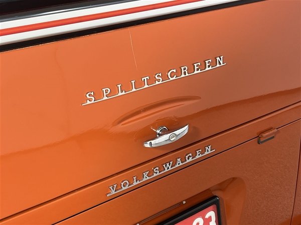 1971 VOLKSWAGEN KOMBI 4 SP MANUAL VAN
