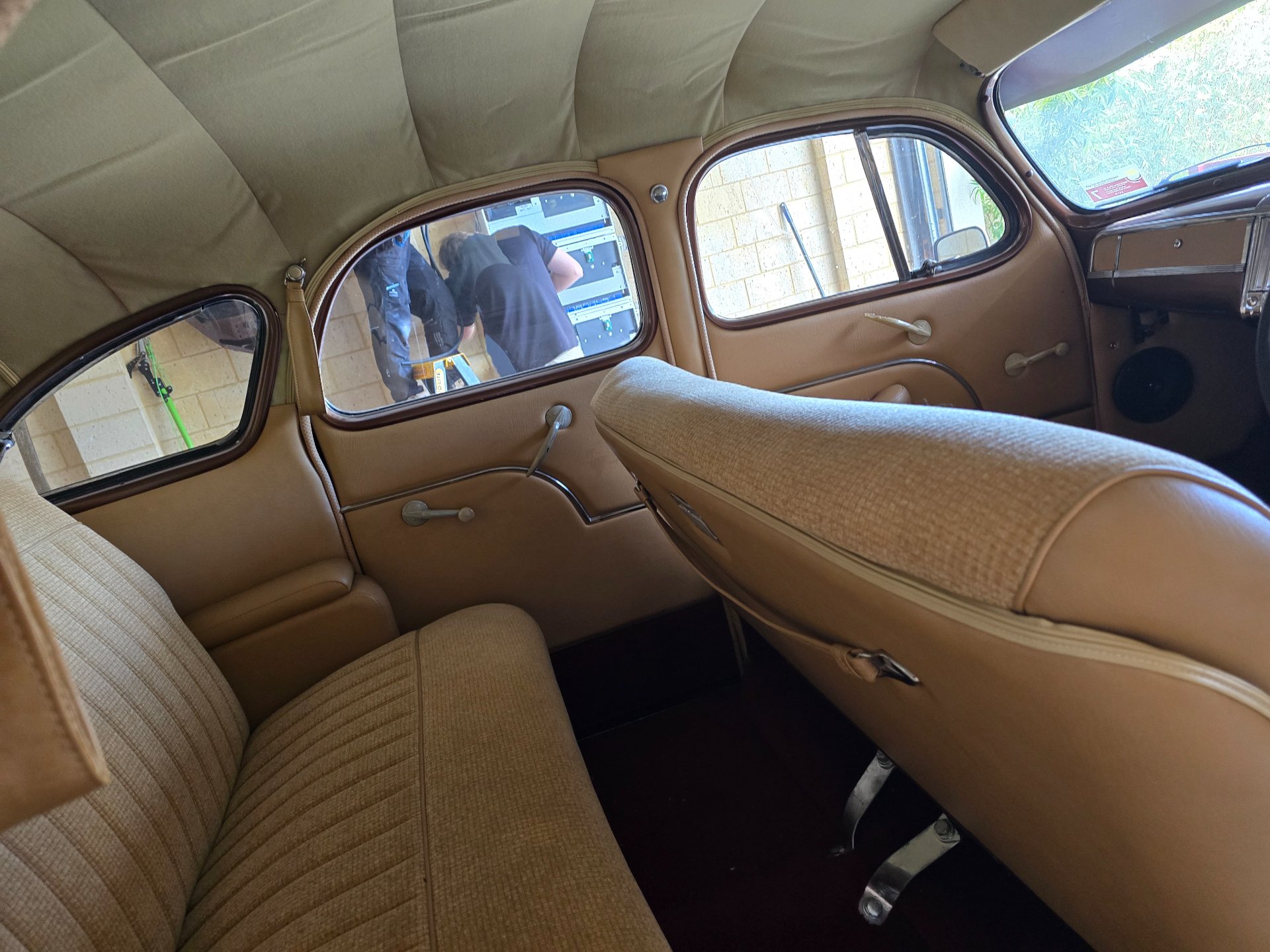1946 DESOTO SUPER DELUXE 3 SP MANUAL 4D SEDAN