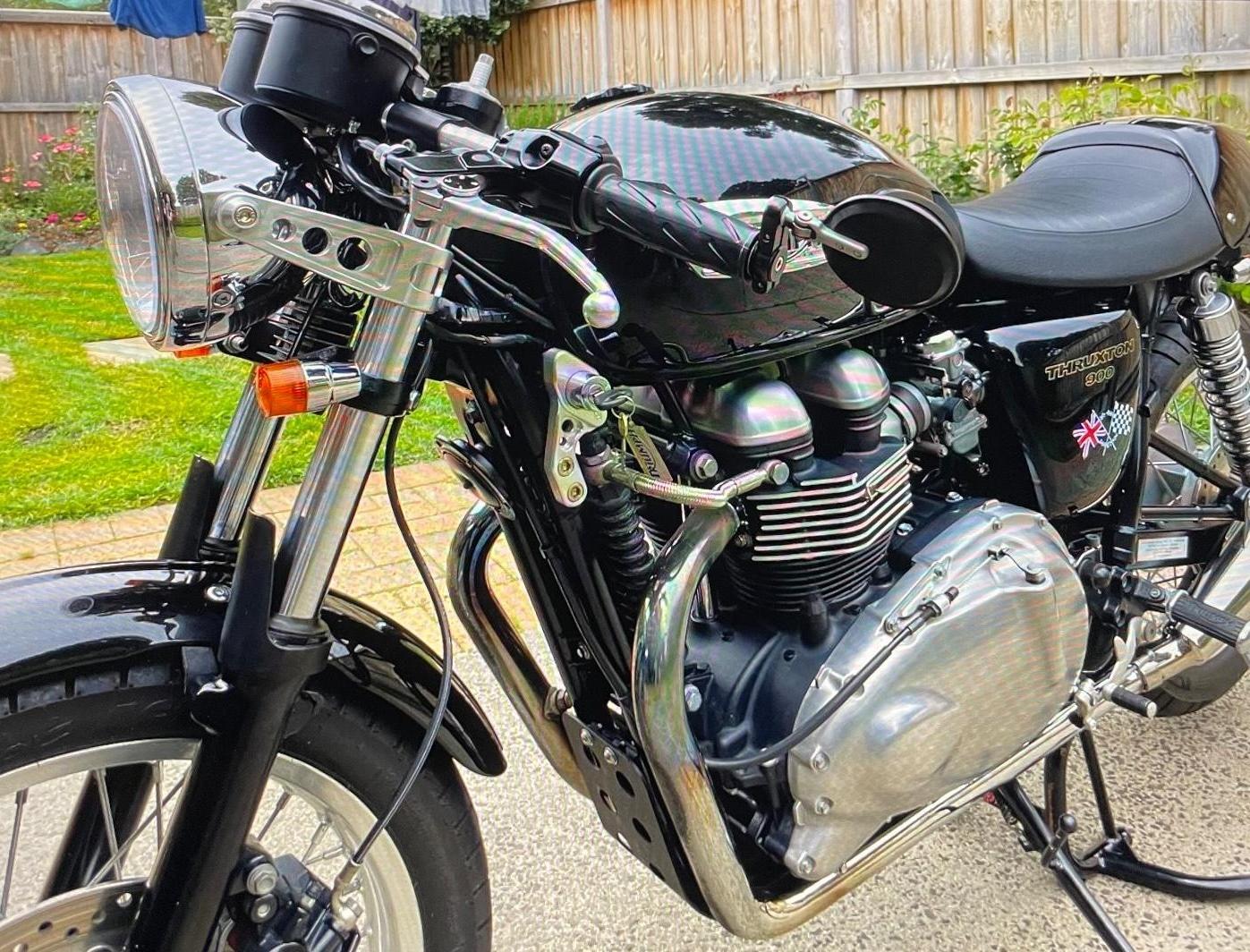 2011 TRIUMPH THRUXTON 900 ROAD