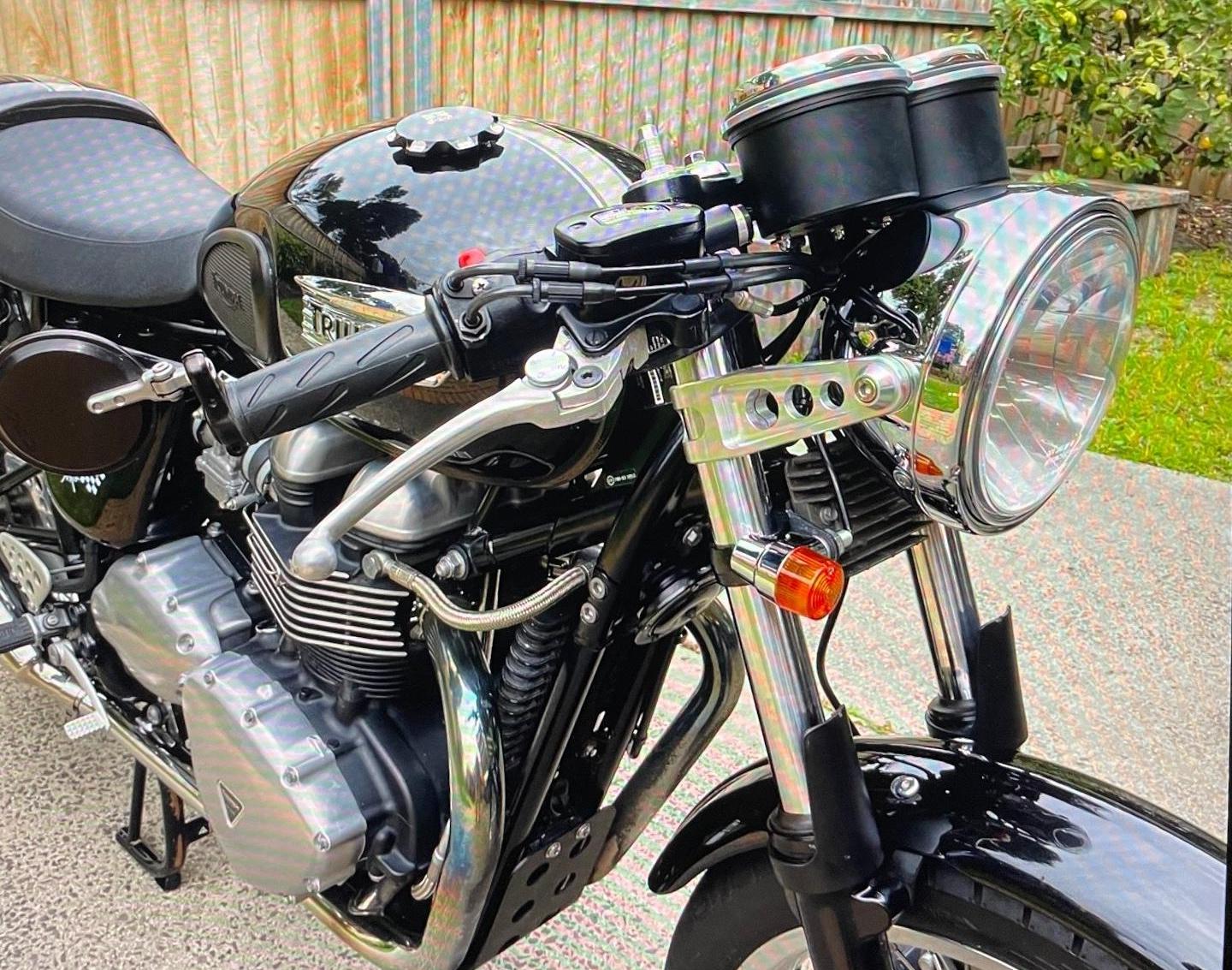 2011 TRIUMPH THRUXTON 900 ROAD