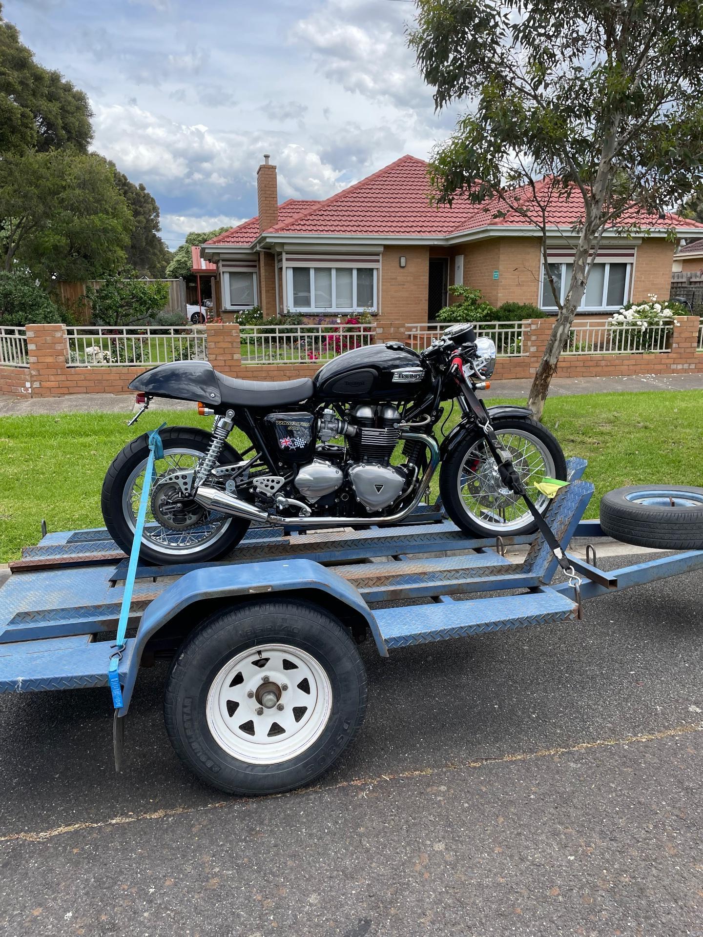 2011 TRIUMPH THRUXTON 900 ROAD
