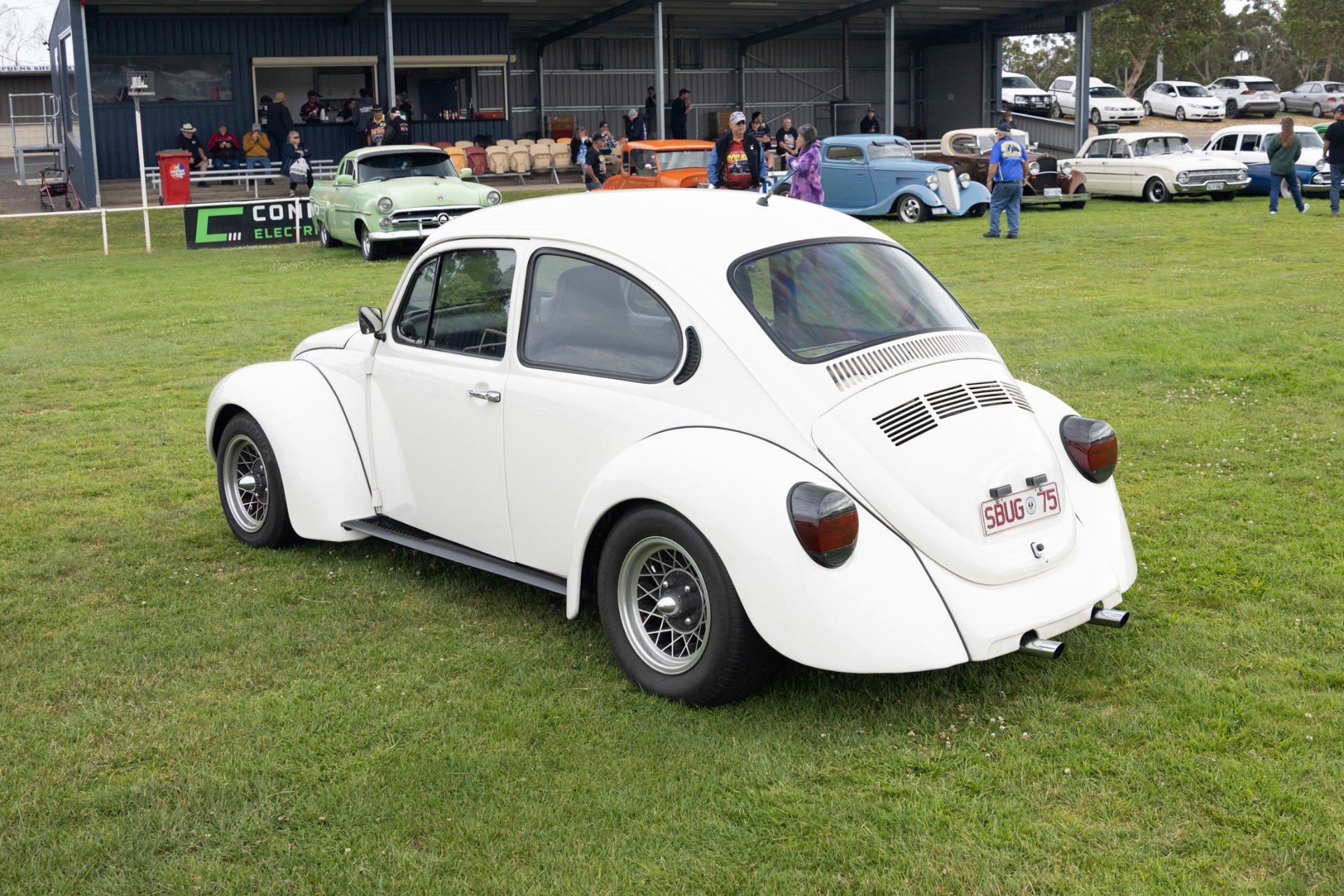 1975 VOLKSWAGEN 1600 SUPER BUG L 4 SP MANUAL 2D SEDAN