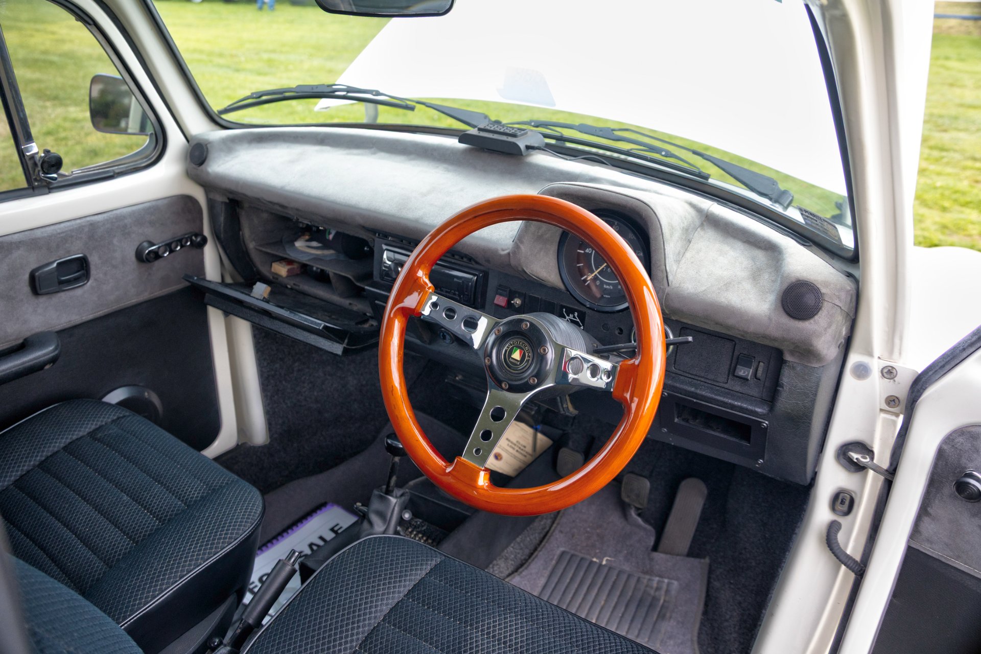 1975 VOLKSWAGEN 1600 SUPER BUG L 4 SP MANUAL 2D SEDAN