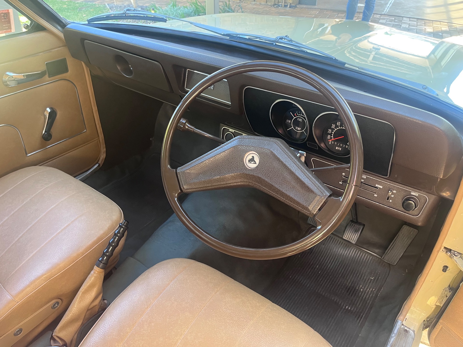 1972 HOLDEN TORANA LJ S 3 SP MANUAL 4D SEDAN 