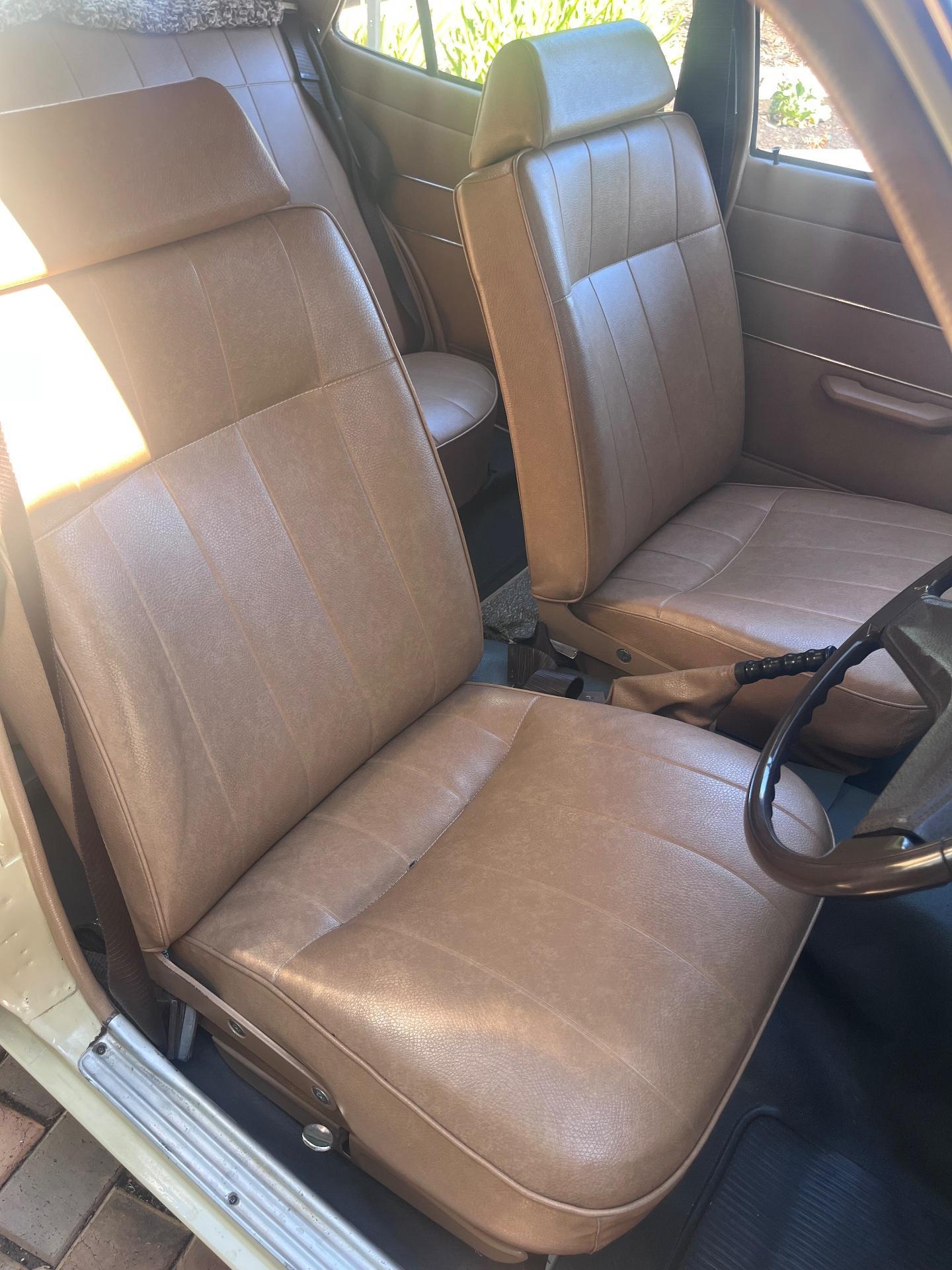 1972 HOLDEN TORANA LJ S 3 SP MANUAL 4D SEDAN 