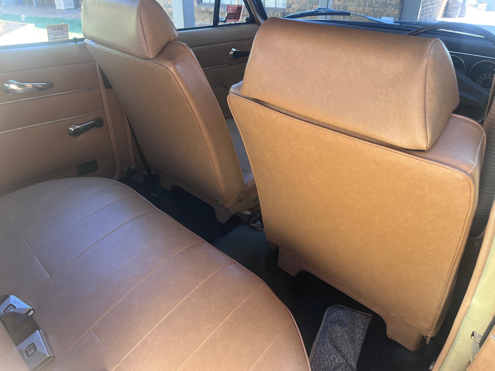 1972 HOLDEN TORANA LJ S 3 SP MANUAL 4D SEDAN