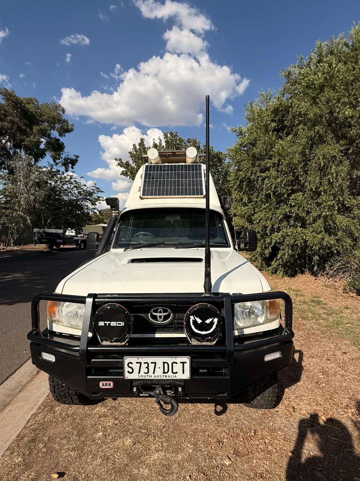 2011 TOYOTA LANDCRUISER VDJ78R 09 UPGRADE WORKMATE (4x4) 3 SEAT 5 SP MANUAL TROOPCARRIER