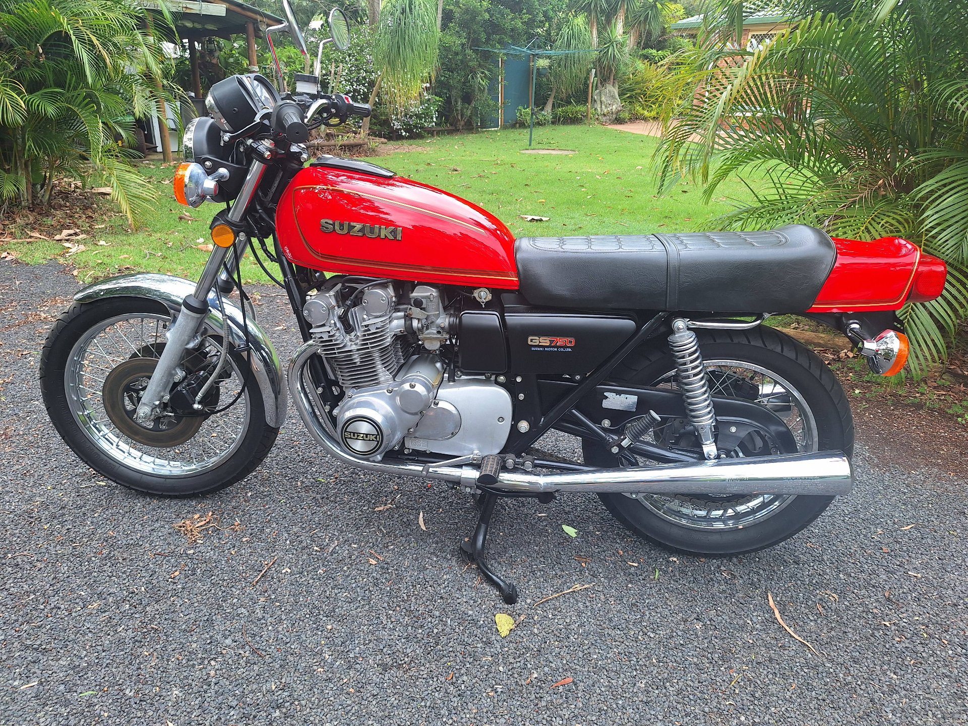 1977 SUZUKI GS750 ROAD
