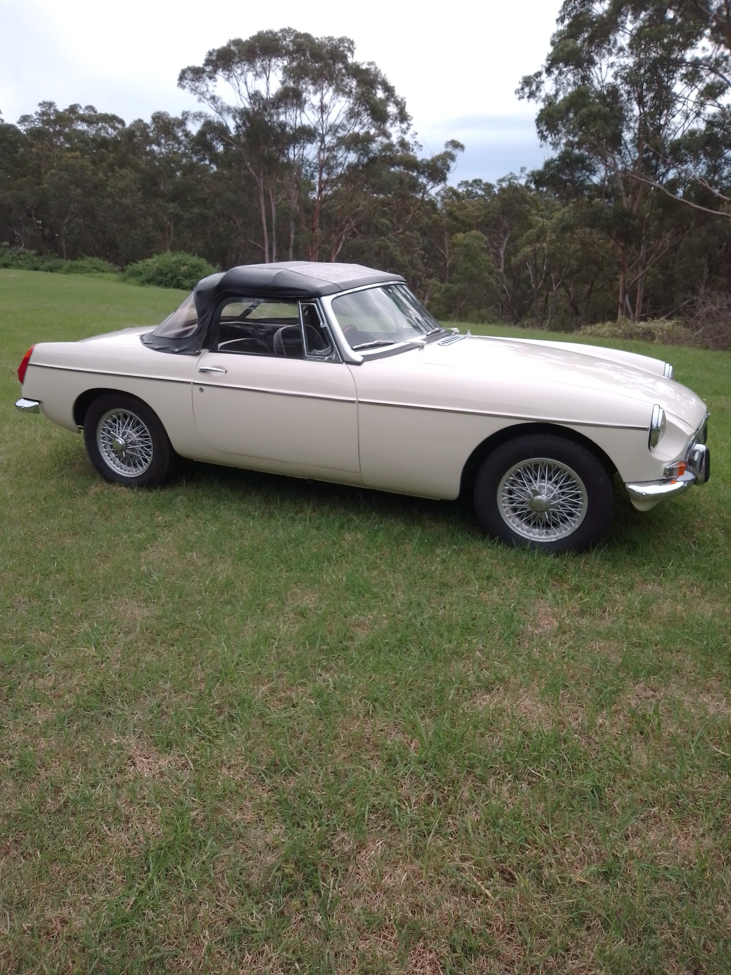 1964 MG MGB SPORTS 4 SP MANUAL 2D ROADSTER 