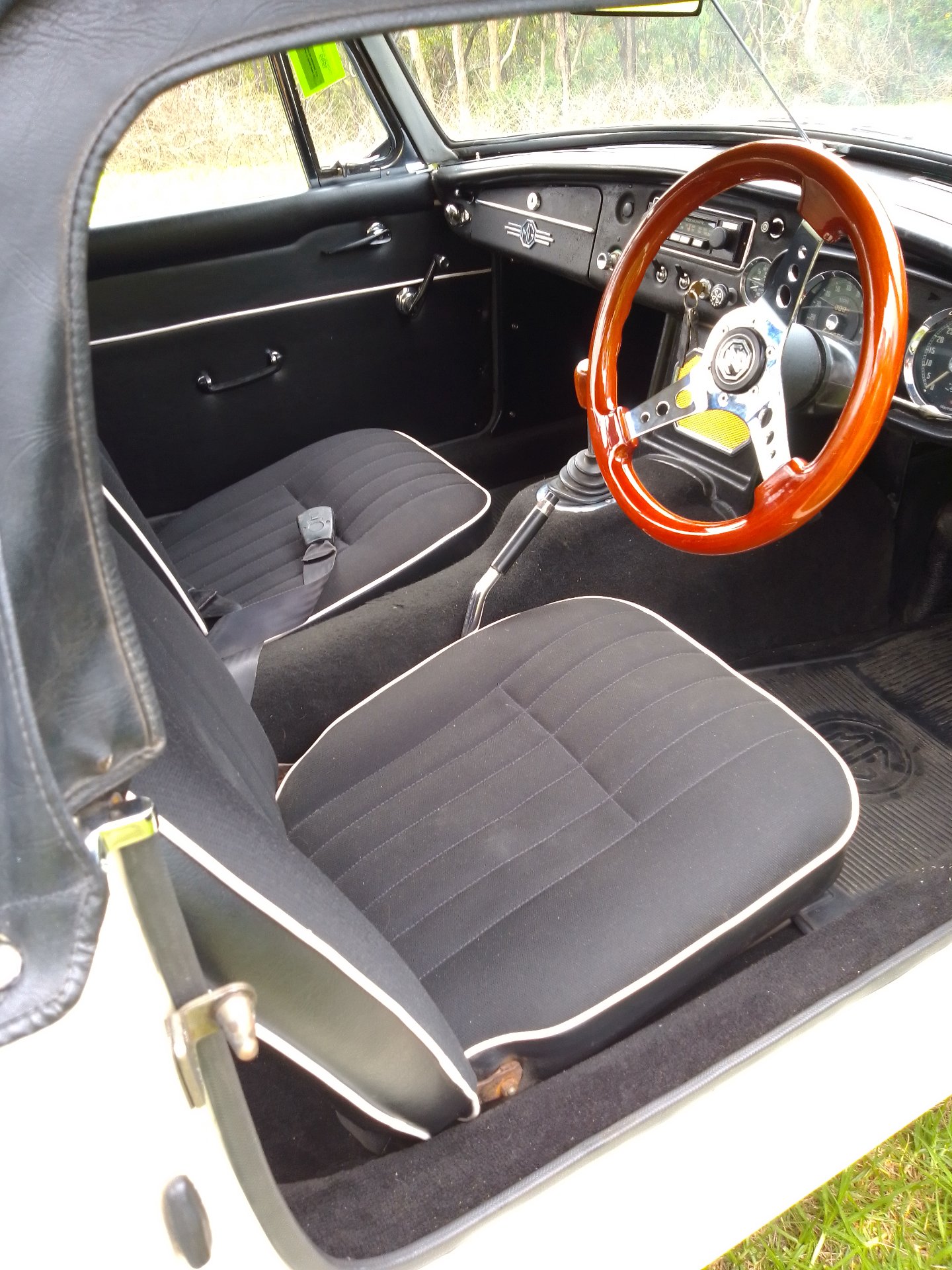 1964 MG MGB SPORTS 4 SP MANUAL 2D ROADSTER