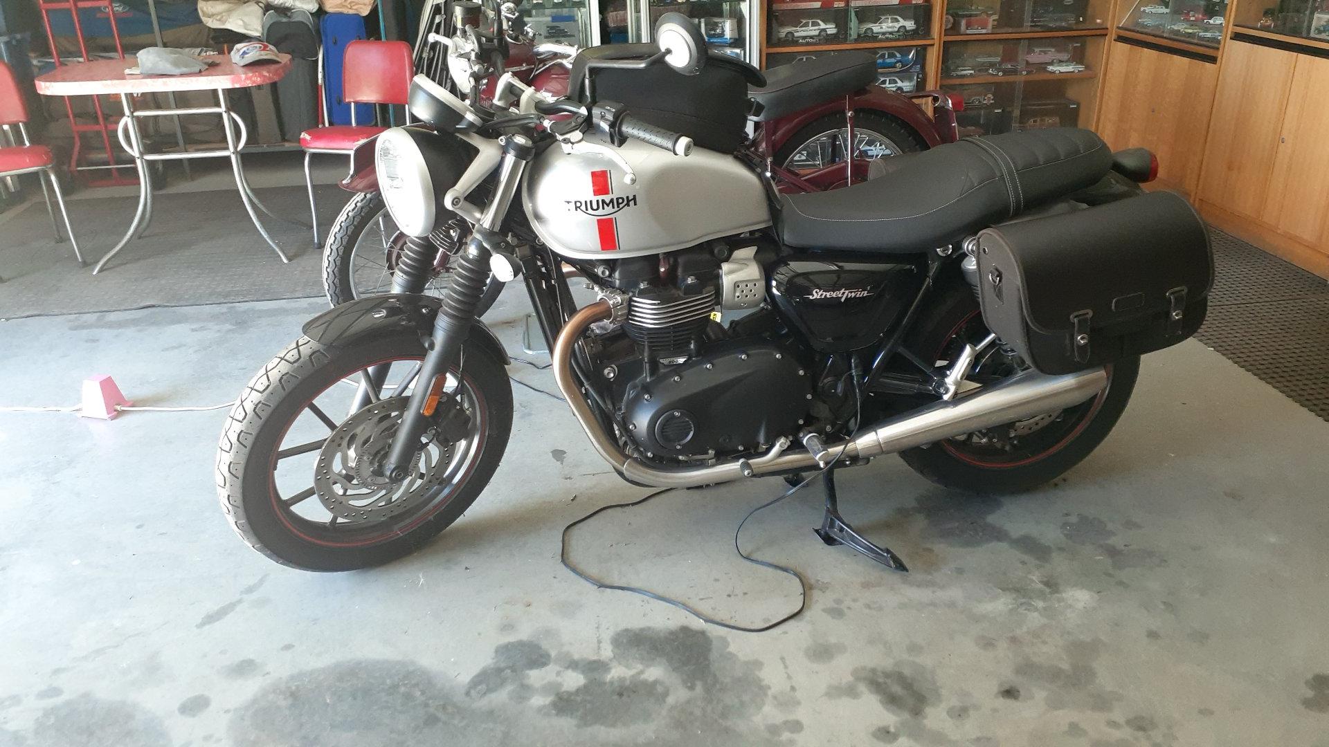 2017 TRIUMPH STREET TWIN 900CC ROAD