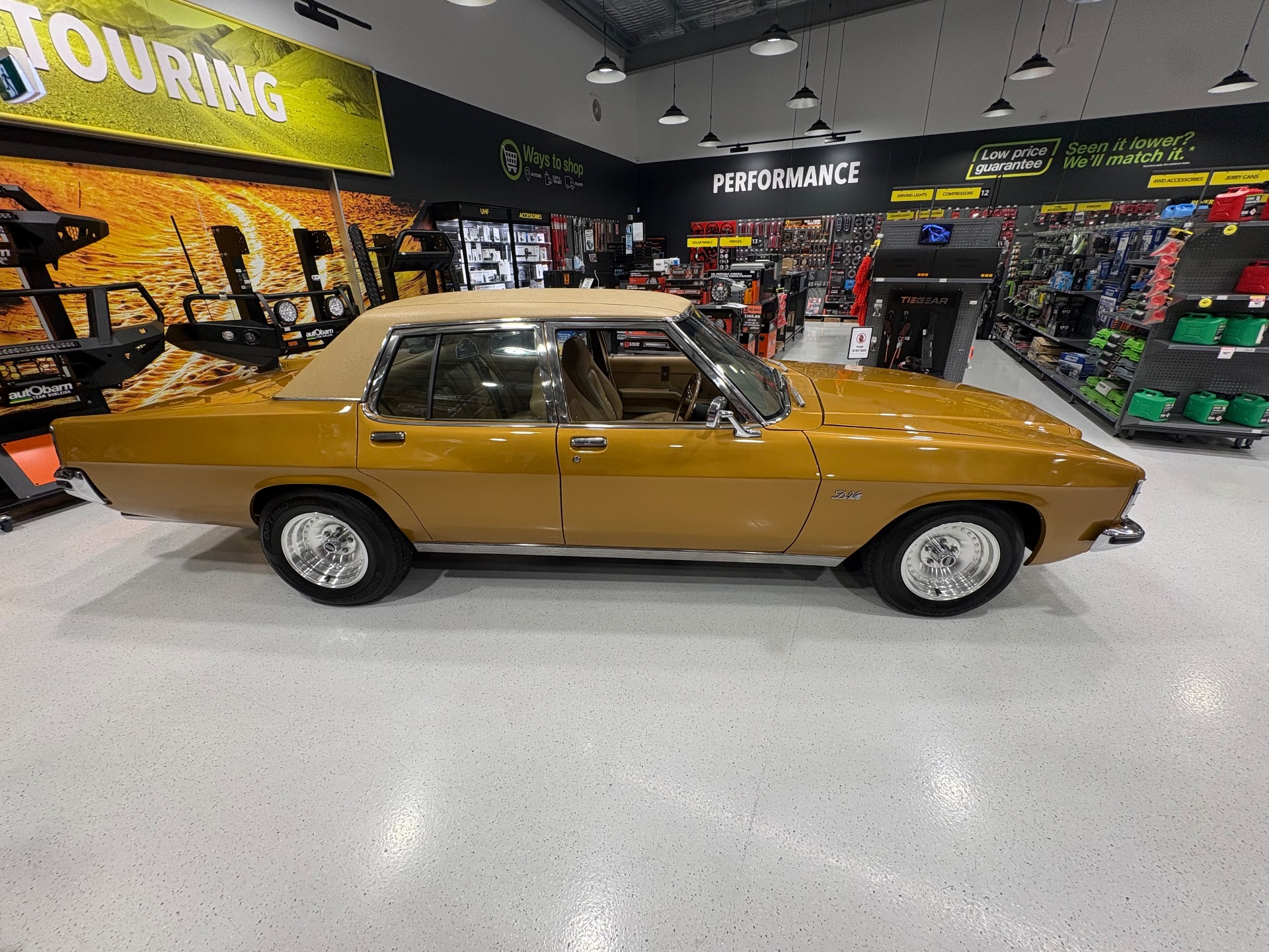 1977 HOLDEN STATESMAN HX DE VILLE 3 SP AUTOMATIC 4D SEDAN