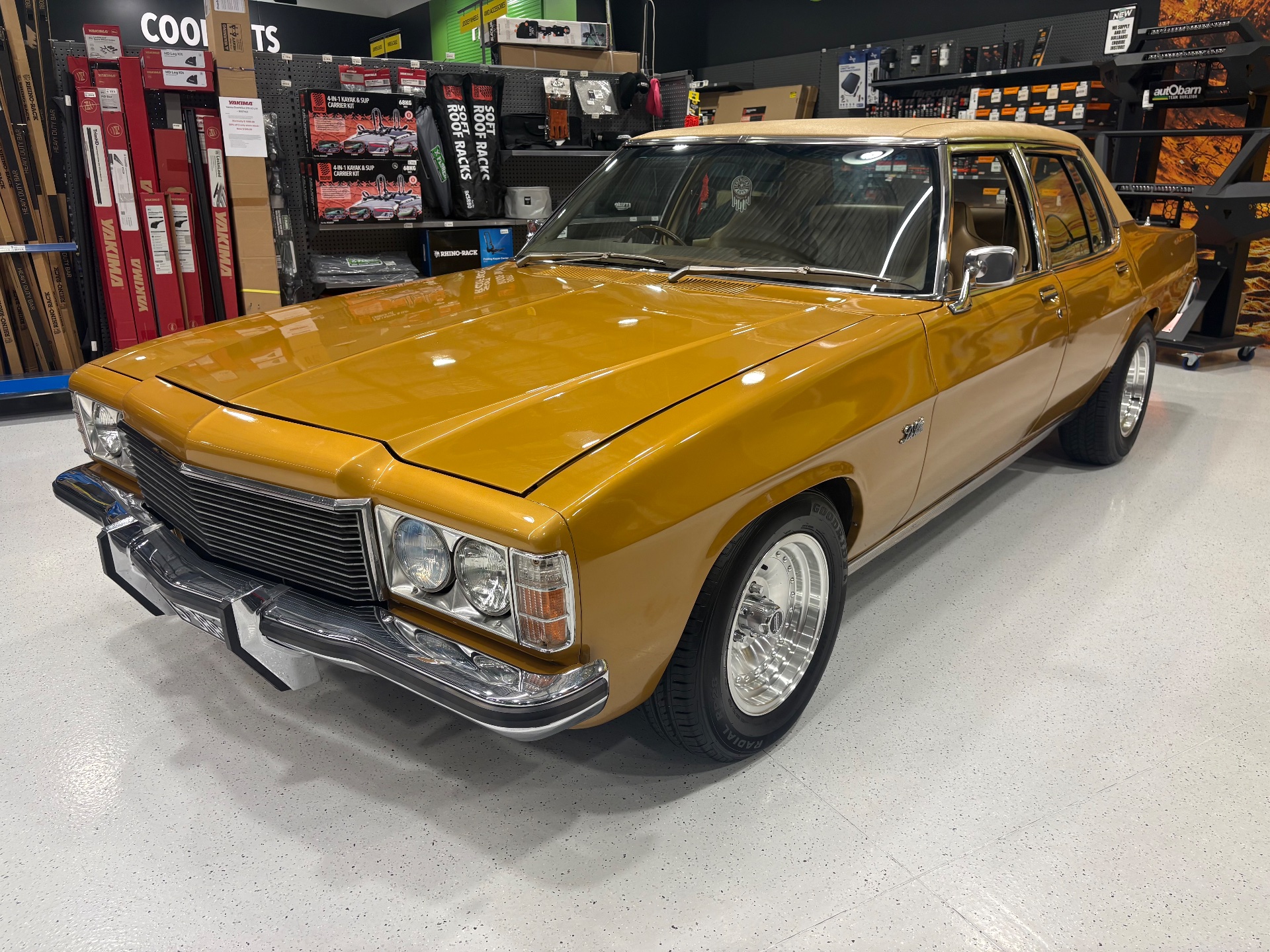 1977 HOLDEN STATESMAN HX DE VILLE 3 SP AUTOMATIC 4D SEDAN