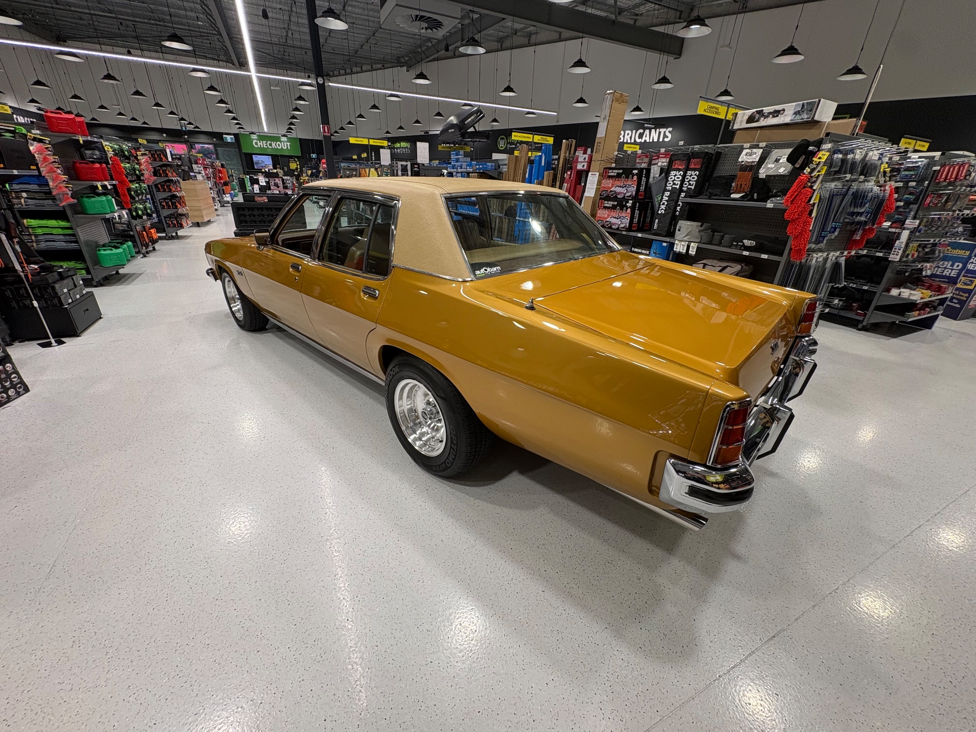 1977 HOLDEN STATESMAN HX DE VILLE 3 SP AUTOMATIC 4D SEDAN